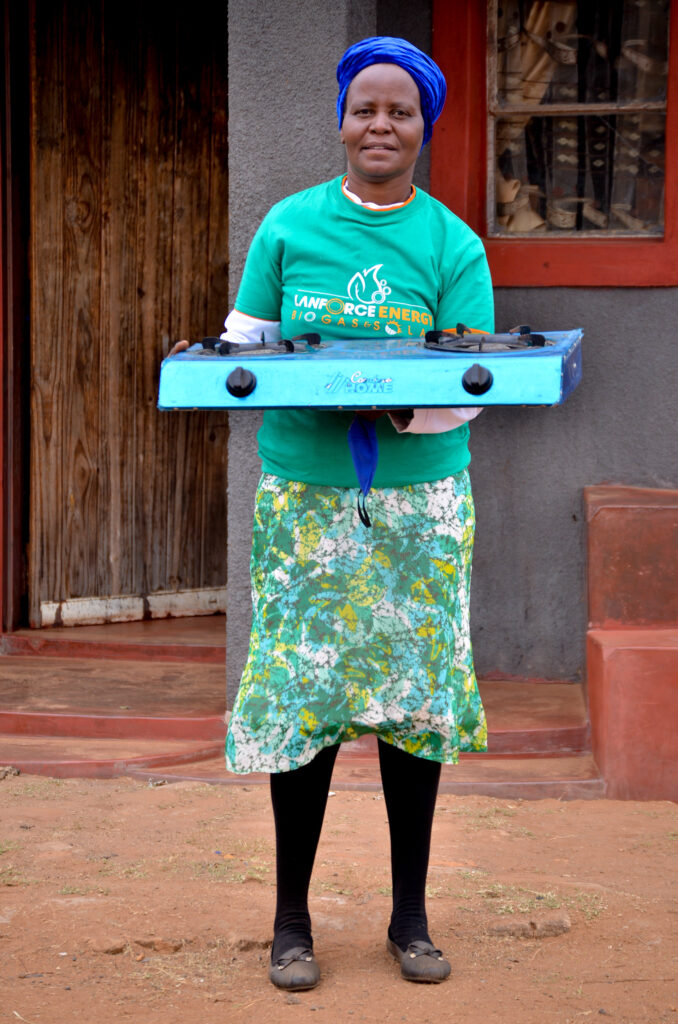 Women using a portable Lanforce stove in rural Zimbawe.